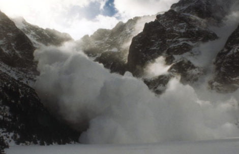 Niebezpieczna sytuacja lawinowa w Tatrach! Jakich miejsc unikać?