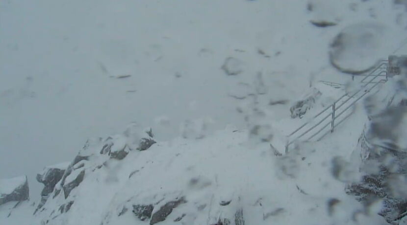 W Tatrach sypie śnieg, robi się biało
