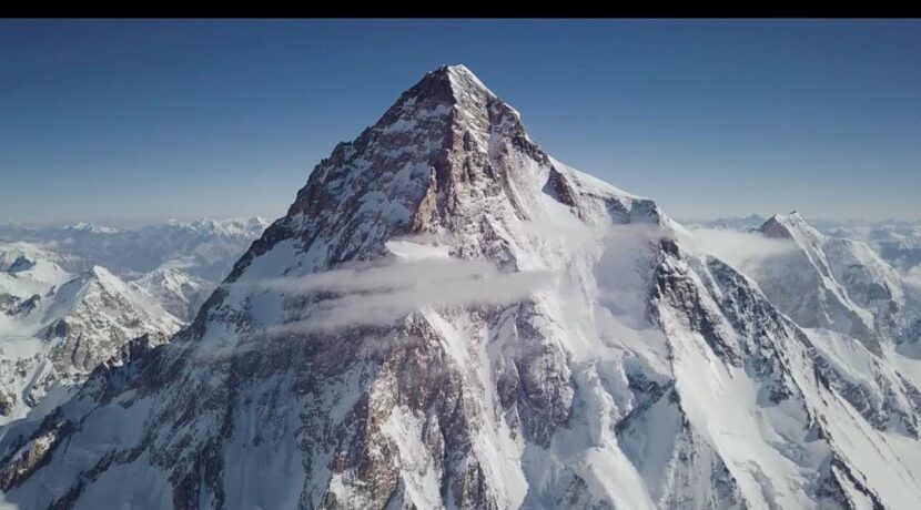 Trwa atak szczytowy na K2 – informacje na bieżąco