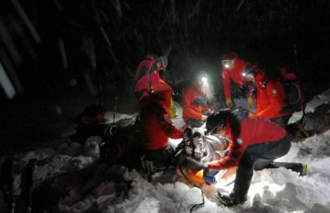 Nocna akcja ratunkowa w Tatrach. Dwóch turystów rannych w wypadku