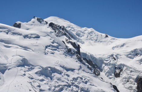 Skandal na Mont Blanc. Wylądowali prywatnym samolotem 400 metrów pod szczytem i poszli w górę