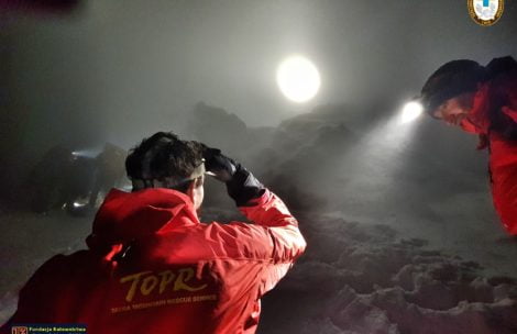 Duża akcja ratunkowa TOPR. Przez całą noc sprowadzano turystów, którzy utknęli w górach