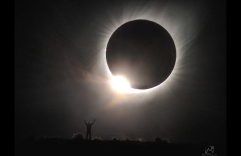 Fotograf z Zakopanego pojechał do Chile na zaćmienie Słońca. I zrobił TO ZDJĘCIE!