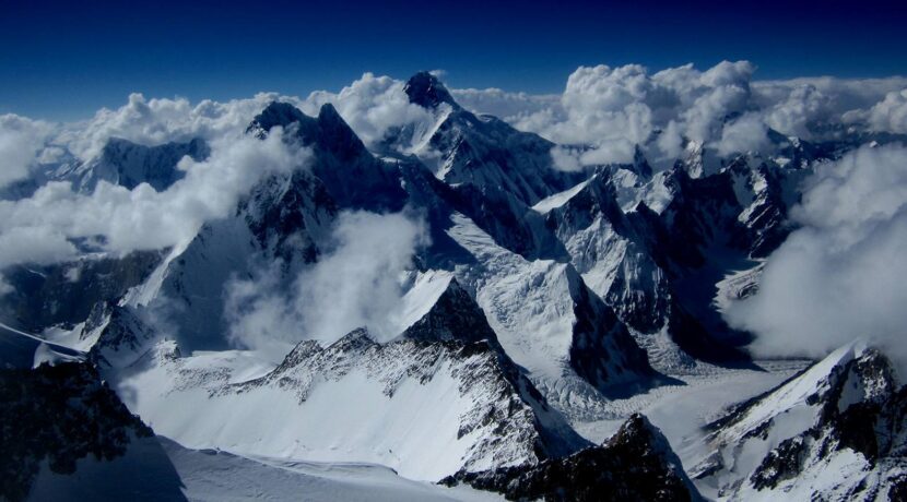 Denis Urubko zdobył Gasherbrum II solo nową drogą. Bez tlenu, bez wody…
