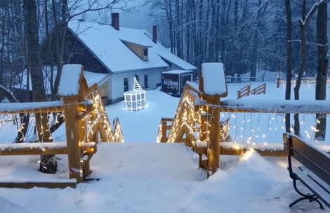 W Tatrach sypie śnieg. Dzisiejszy bajkowy poranek w Kuźnicach (FILM)