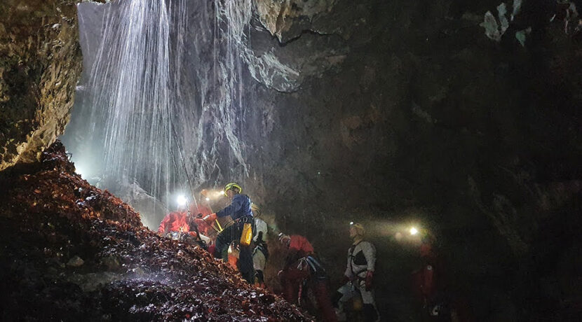 Tatry: Grotołazi utknęli w Jaskini Czarnej. Akcja ratunkowa TOPR