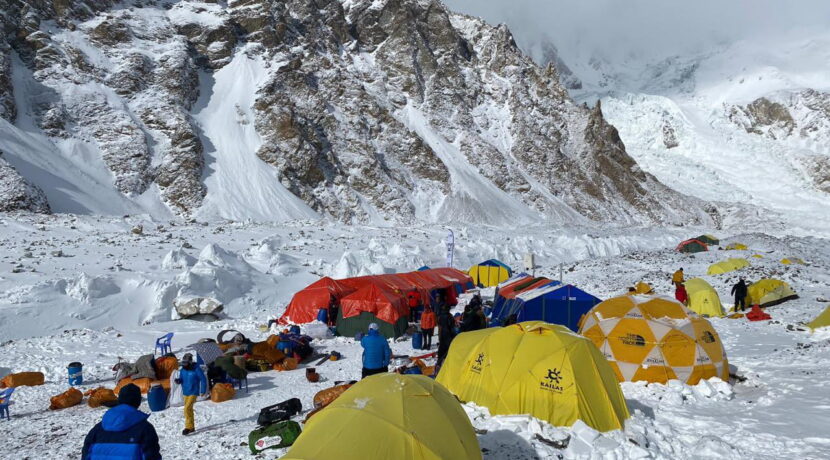 Polacy dotarli do bazy pod K2. W innych zespołach akcja górska trwa