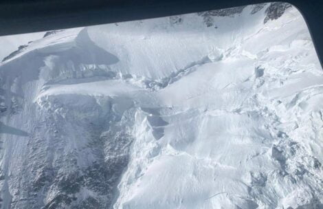 K2: Śmigłowce wzniosły się na wysokość 7800 m. Nie ma śladu zaginionych