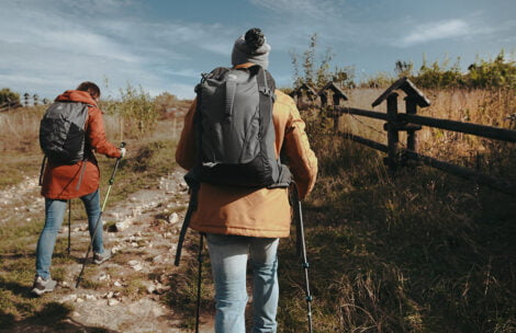 Dlaczego na tatrzańskich szlakach warto używać kijów trekkingowych?