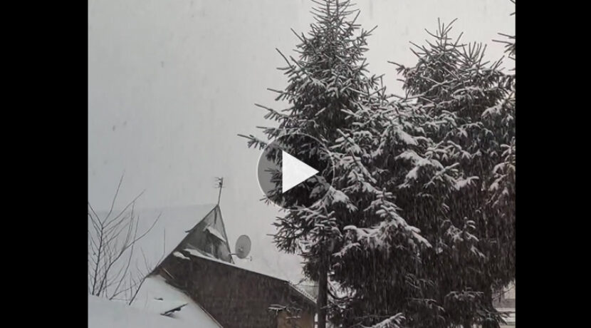 Burza z piorunami podczas śnieżycy w styczniu. Taka sytuacja w Zakopanem (FILM)