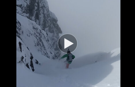 Tak wyglądał moment obrywu lawiny, która porwała snowboardzistę na Rysach (FILM)