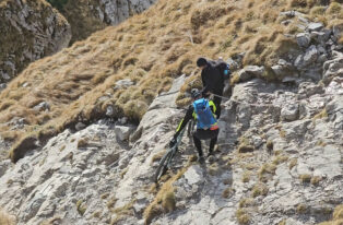 Rowerem na Giewont. Idiotyczny pomysł pewnego turysty (FILM)