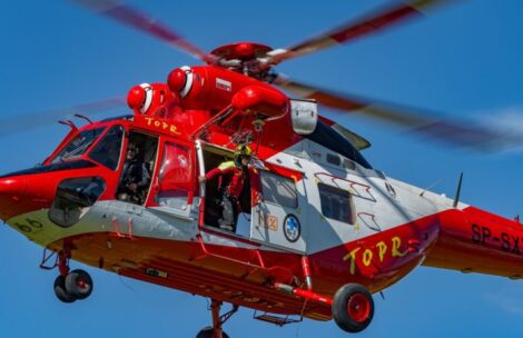 Problemy śmigłowca TOPR! Pilot lądował awaryjnie