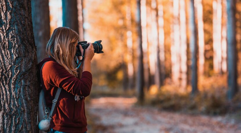 Jak fotografować w różnych warunkach oświetleniowych? Przewodnik po udanych zdjęciach