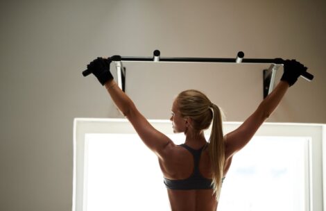 Podciągania w domu – przygotowanie do wspinaczki